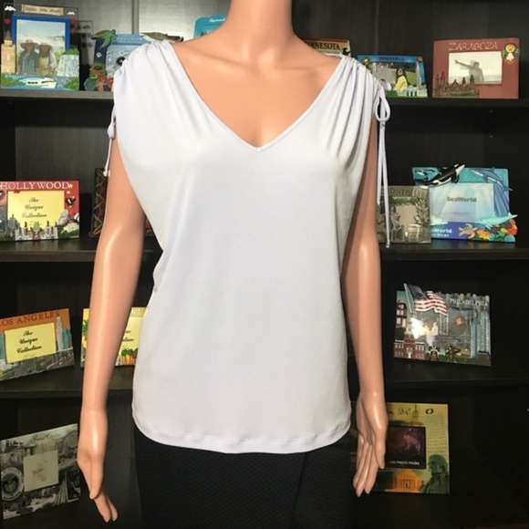 [Ivanka Trump] Light Purple  V-neck Top NWT 05 - Picture 3 of 8
